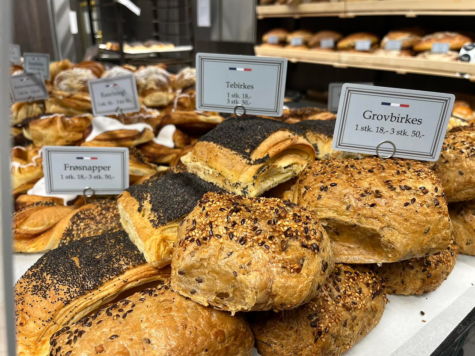 Friskbagt brød hos Min Købmand i Rågeleje